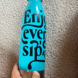 Blue 22oz enjoy every sip (Hand wash only)